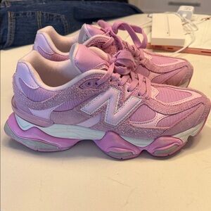 New Balance Women's Light Pink Sneakers
